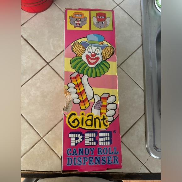 Giant PEE 12.5 inches candy roll dispenser. - Picture 3 of 5
